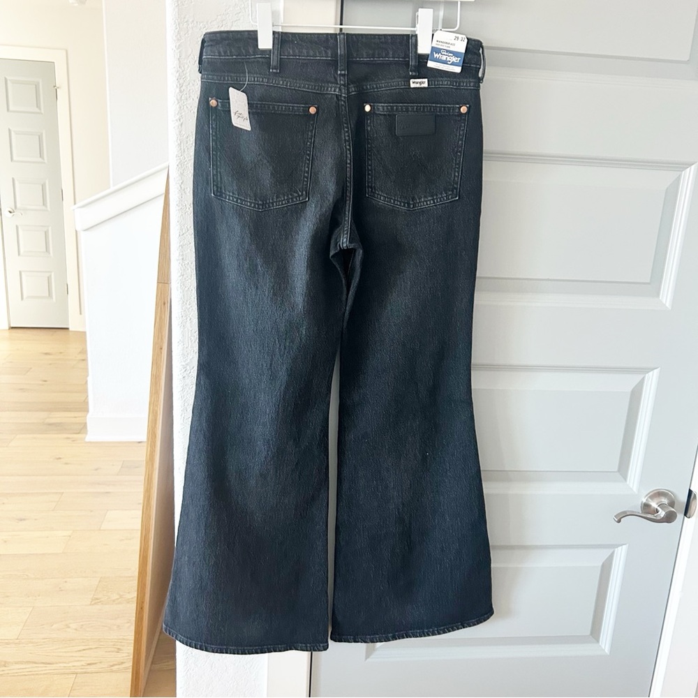NWT Free People Wrangler Wanderer 622 Flare Jeans Magic Onyx Black - Picture 3 of 5